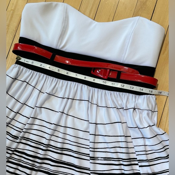 Jolie Belted Strapless Dress Size 12 - Picture 8 of 10